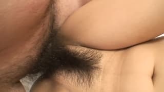 Japonaise Hiroko Ueda reçoit son creampie matinal !