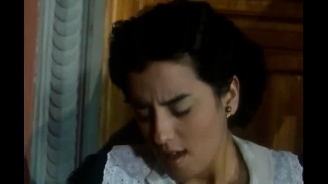 Compilation de cumshots vintage sur les soubrettes