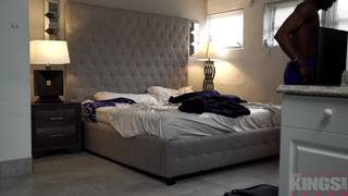 Natalie Porkman baisée par son oncle noir