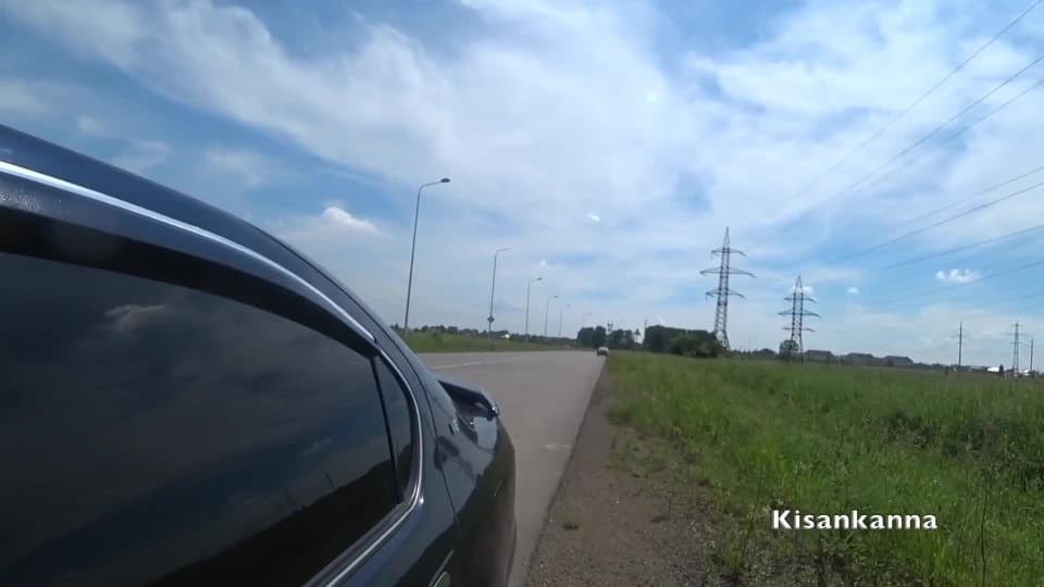 Jeune amatrice taille une pipe en Dogging