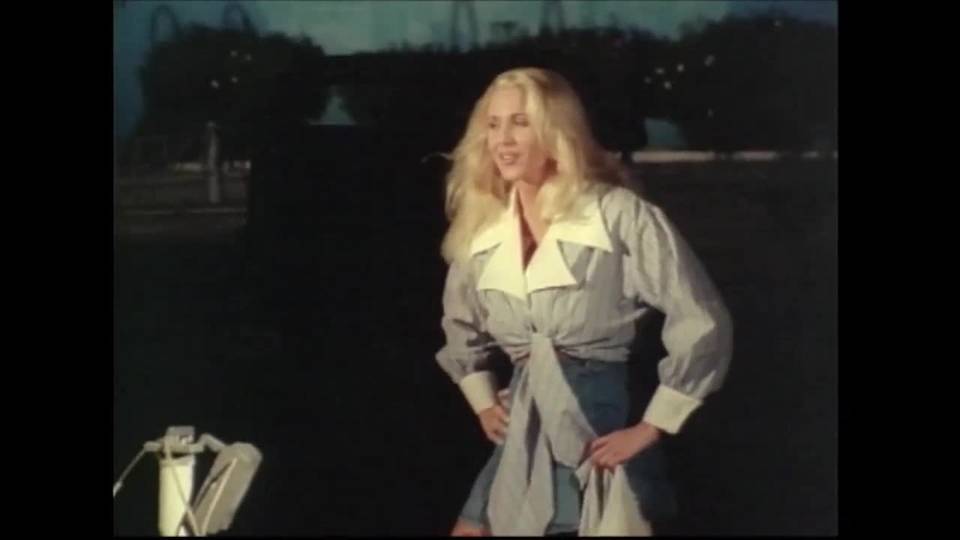 Les débuts de Julia Ann dans un porno vintage