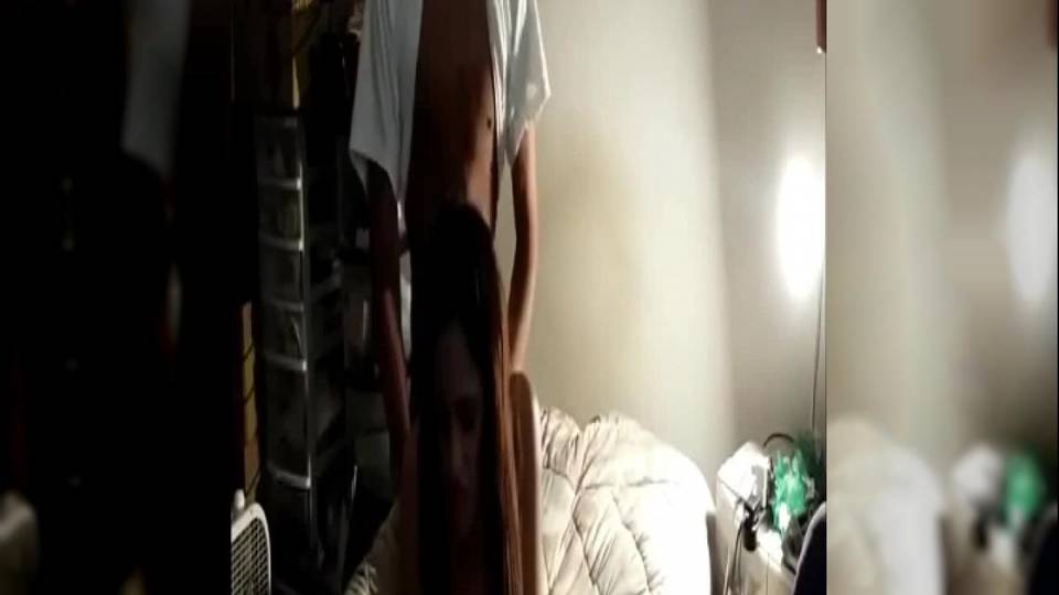 Un black se tire la copine de sa jeune soeur