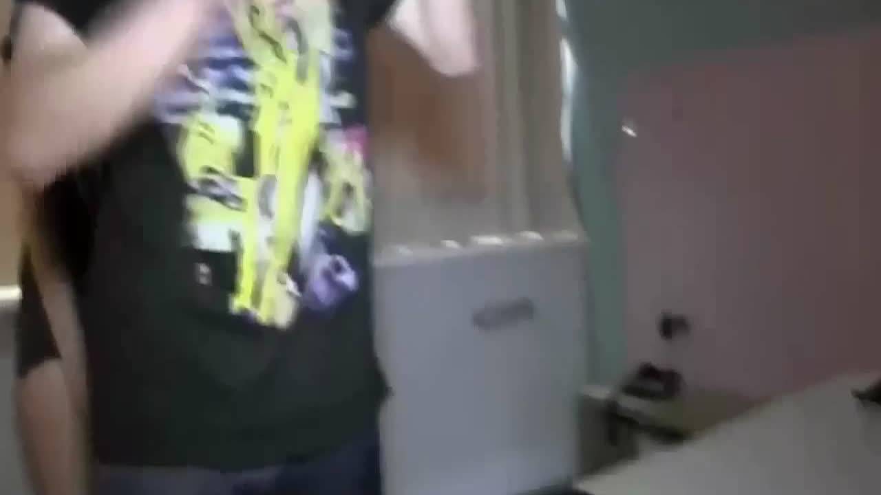 Un intello baise sa camarade de classe
