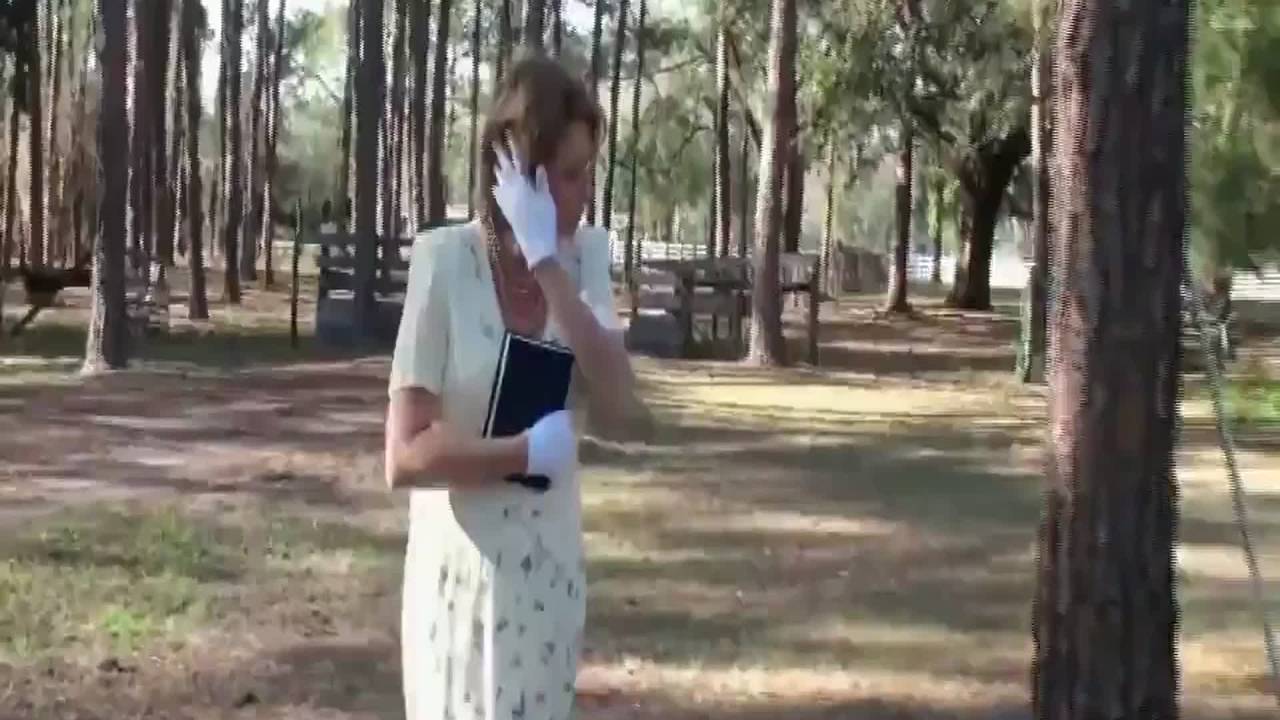 Dame respectable baisée par un cochon