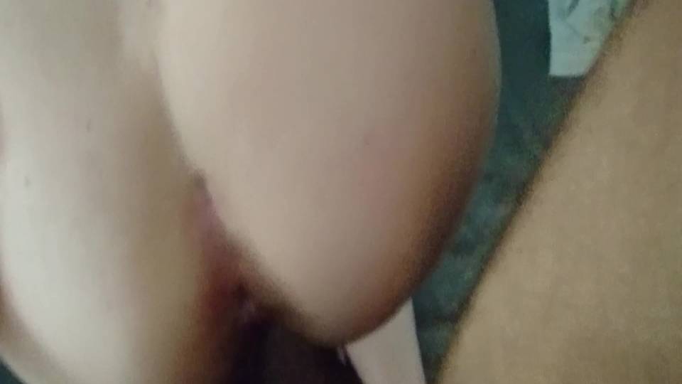 Gros plan sur l'anus de ma copine
