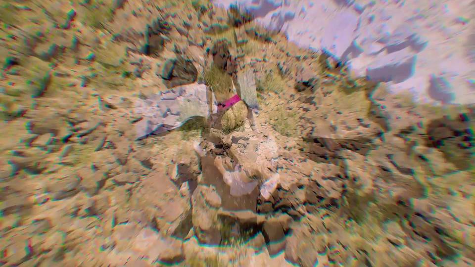 Randonnées en plein montagne qui se transforme avec une baise avec un inconnu...