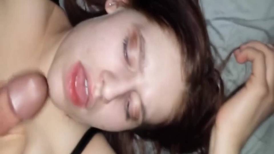 Elle veut qu'il finisse sur son visage