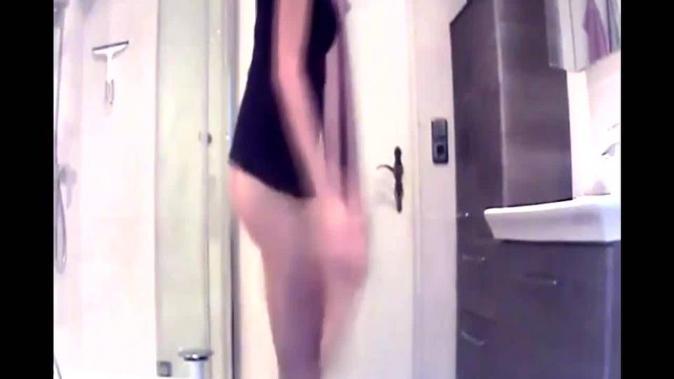 Une belle paire de fesses en cam voyeur