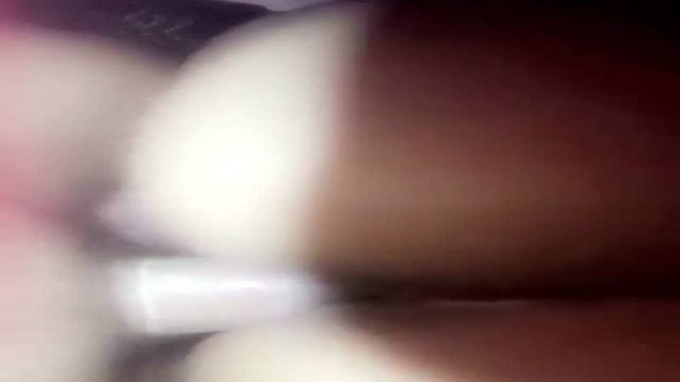 Beurette aux gros seins baisée par un pote rebeu