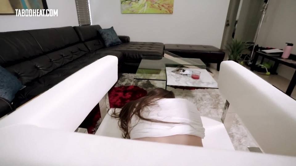 Cory Chase et Melanie Hicks coincées dans un jeu familial