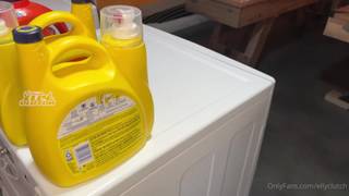 Ellie Clutch, la belle rousse, se fait baiser sauvagement !