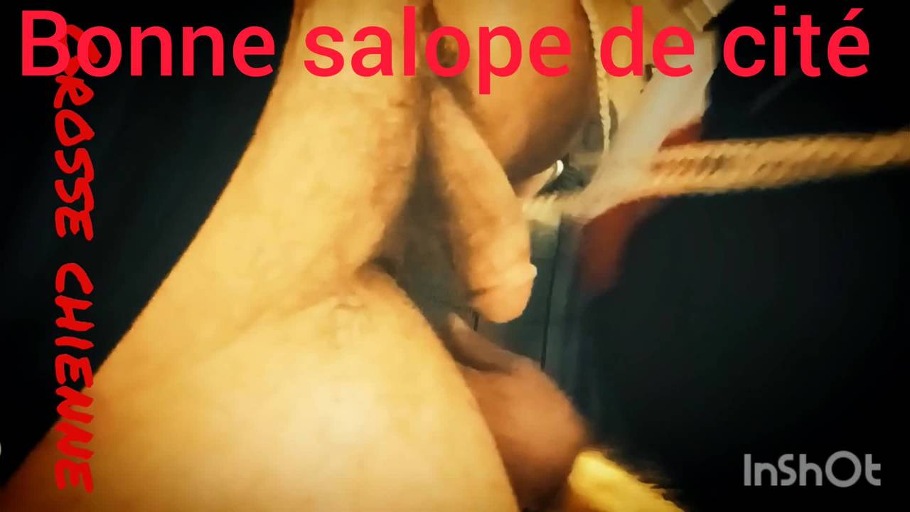 La Salope de Snap suce la petite bite du vieux oncle