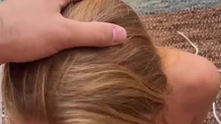 Jeune blonde amatrice suce et avale une bite d'un inconnu !