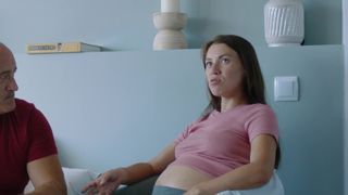 La française Tiffany Doll fait du porno enceinte avec son mari